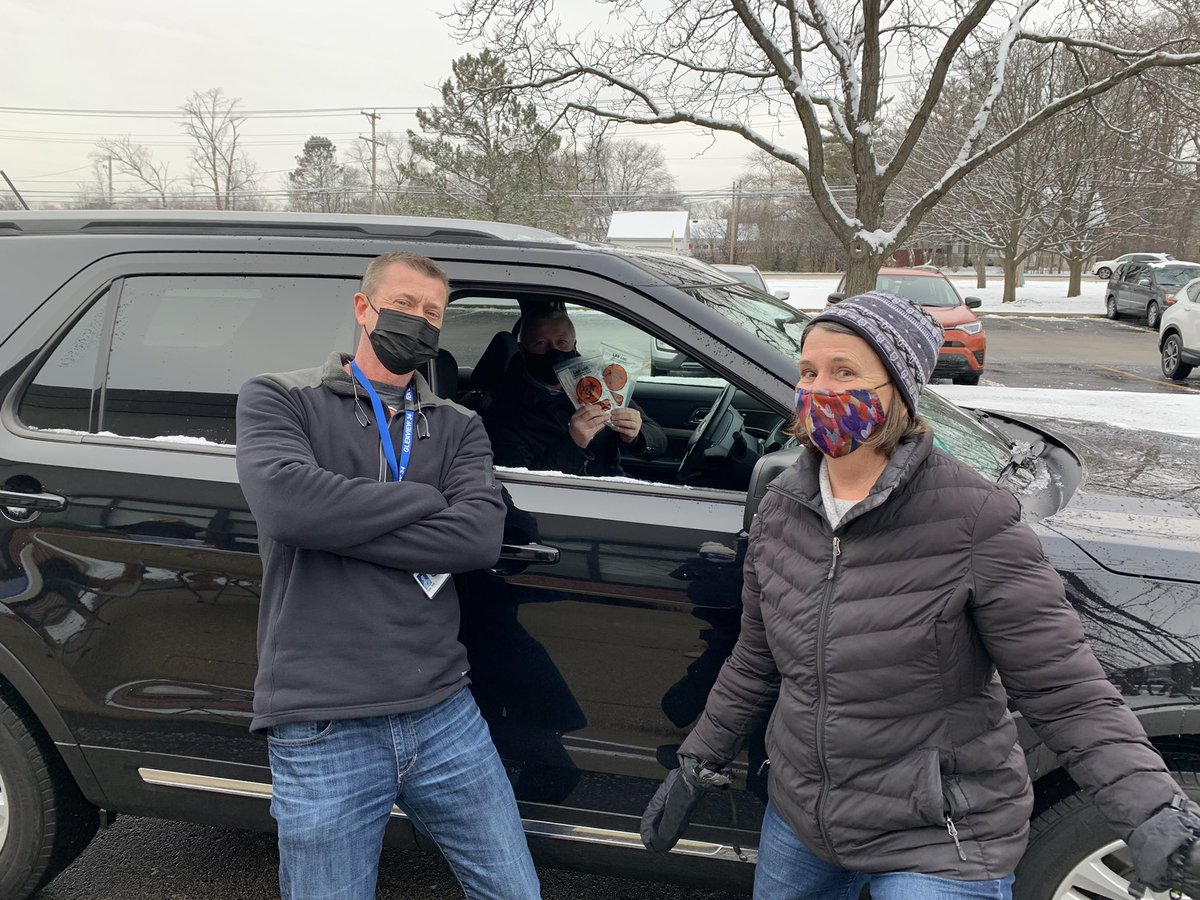 #WeAreD34 and <a href="/DaneDelli/">Dane Delli</a> and his team are handing out PCR kits until 12pm at <a href="/WestbrookD34/">Westbrook School</a>