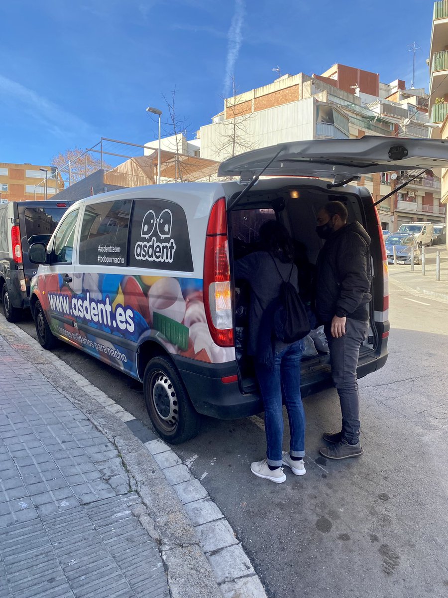 <a href="/Asdent_es/">Asdent</a> ha fet avui la recollida de taps al casal de Les Roquetes, de la mà de <a href="/david_asdent/">David Muñoz</a> 🤝

Som ASDENT TEAM #asdentteam ❤️

ℹ️ Per a més informació sobre aquesta associació, visiteu la seva pàgina asdent.es !!