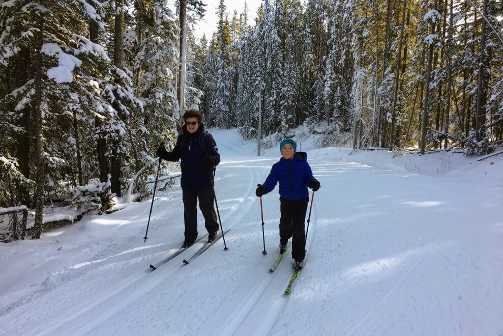 It can be hard to schedule time for physical activity into our schedules because the kids always come first. Solution? Get moving together with our kids! Here's how to do just that. Read 'Active New Year’s resolutions the whole family can enjoy', here: bit.ly/2PKAbVP