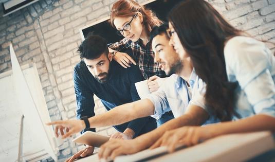 Was sind die Voraussetzungen, damit #HR-#Transformations-Projekte erfolgreich sind? Lesen Sie in unserem Blogartikel, welche zwischenmenschlichen &amp; messbaren Faktoren eine Rolle spielen und erhalten Sie hilfreiche Tipps &amp; Tricks für die Umsetzung.💡 
➡️ csod.info/3md0LXB