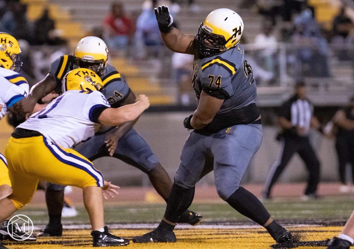 Still looking for a new home🤴 <a href="/RecruitLouisian/">Recruit Louisiana™️</a> <a href="/247recruiting/">247Sports Recruiting</a>