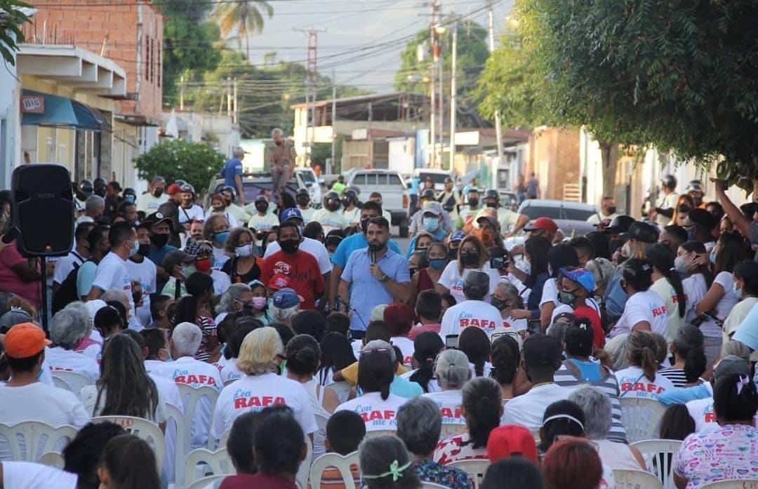 Me siento agradecido con cada uno de ustedes por el apoyo que me han brindado, juntos hemos ido avanzando en la consolidación de cada uno de los planes y proyectos  para la ciudad,un año bastante difícil donde hemos ido cumpliendo compromisos. 
#100DiasDeGestión 
<a href="/NicolasMaduro/">Nicolás Maduro</a>