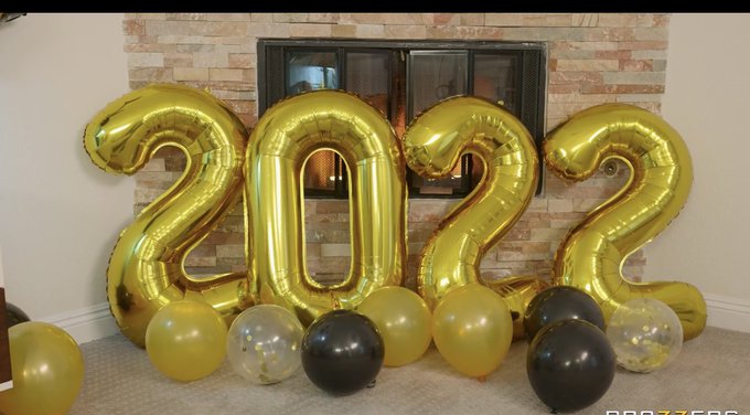 🆘Coming Soon🆘  🚨12/31/2021🚨  Being in the New Year @Brazzers  with @Rickybehavior / @RocketKylie and<a href="/tag/newprofilepic"class="tags"><span>#newprofilepic</span></a>