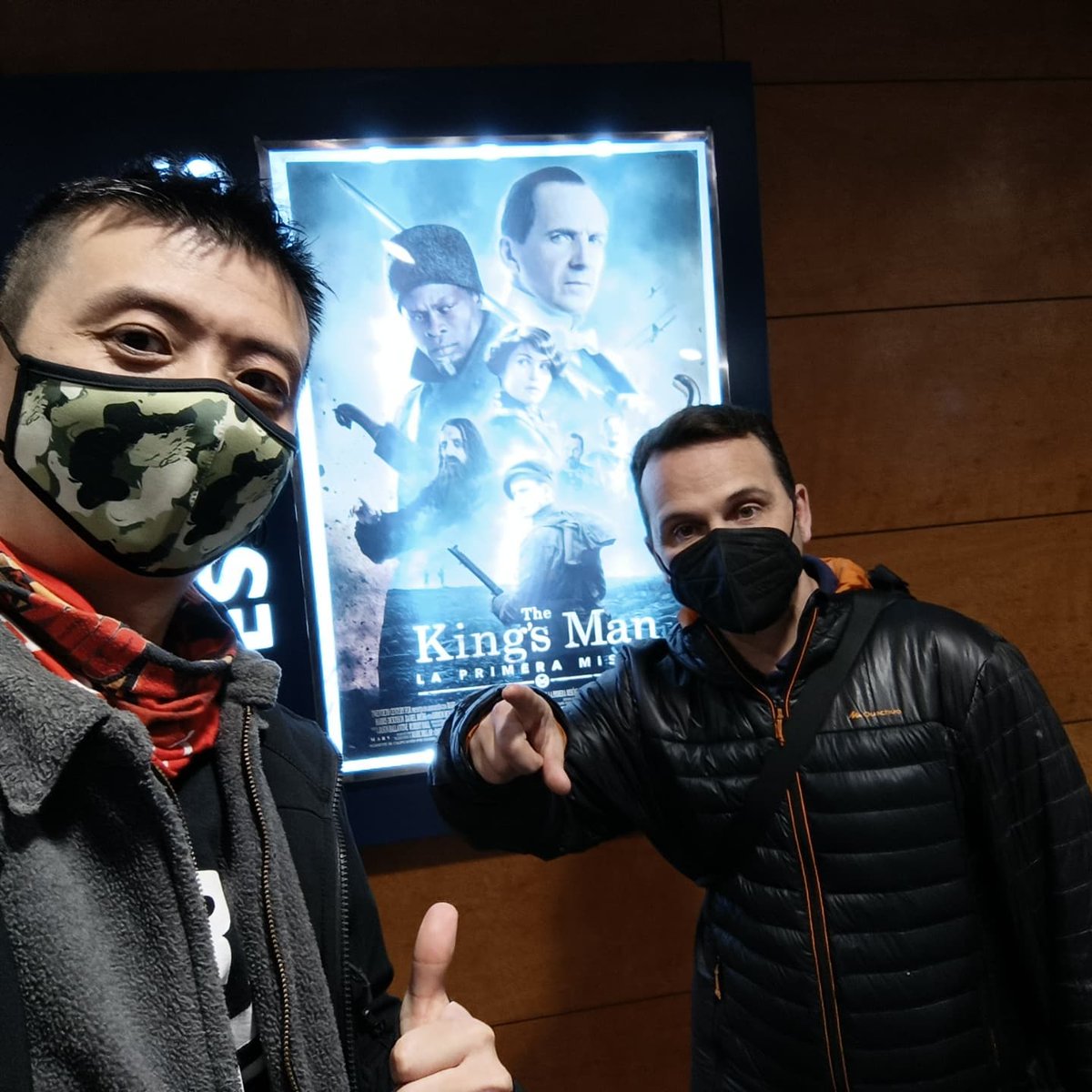 lucducatibcn's tweet photo. #estreno @KingsmanMovie #thekingsman #laprimeramisión @Cinesa @20thCenturyES #cinesadiagonal es el origen la primera misión y me ha encantado rasputin 👍💪👏🍿🎬 os la recomiendo @javi74max @lucducatibcn @DisneySpain hay escenas post créditos habrá segunda misión ?? https://t.co/ZGtY1UJqNu