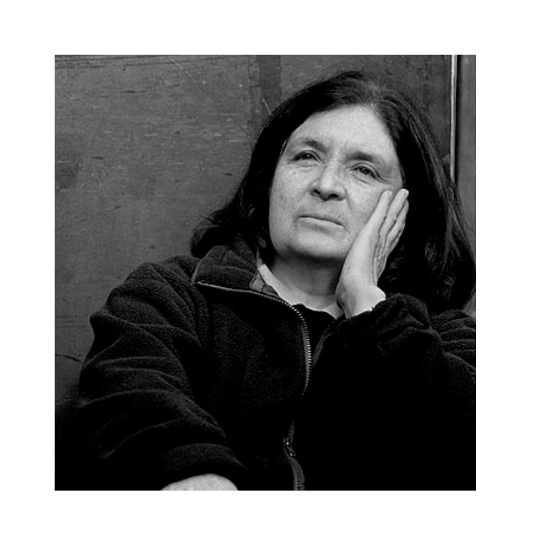 CCulturalCChC's tweet photo. Los invitamos a la exposición “Memoria de la Escultura en Chile”, que exhibe obras de los emblemáticos artistas como Federico Assler, Lily Garafulic, Francisco Gazitúa, Aura Castro, Osvaldo Peña, Marta Colvin, Vicente Gajardo, Sergio Castillo, Mario Irarrázaval y Samuel Román. https://t.co/2tmI7uSp57