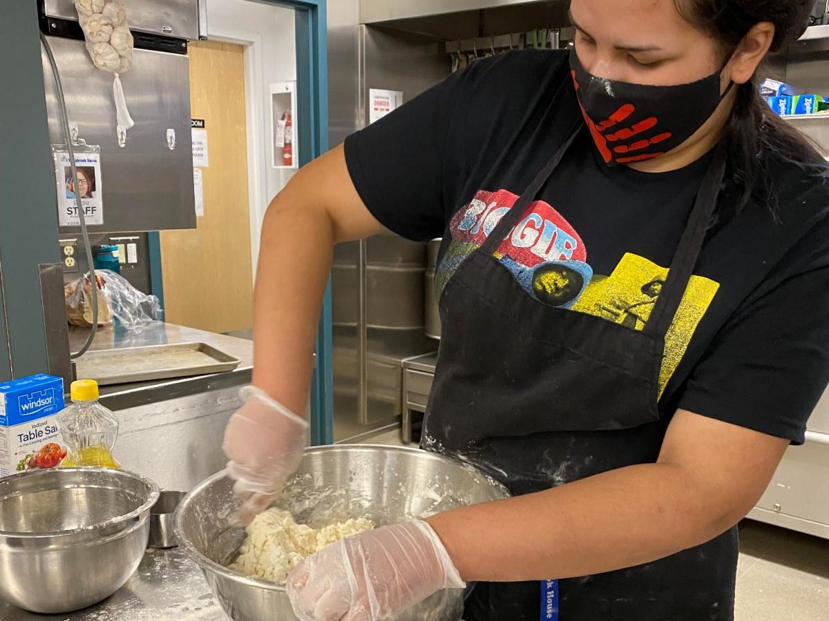 Who loves Bannock!?  <a href="/Rossbrook/">Rossbrook House</a> kitchen continues to make daily meals for the children and youth who drop-in.  🍎 Bannock was on the menu recently. #open24hours

#rossbrookhouse #dailymeals #childrenandyouth