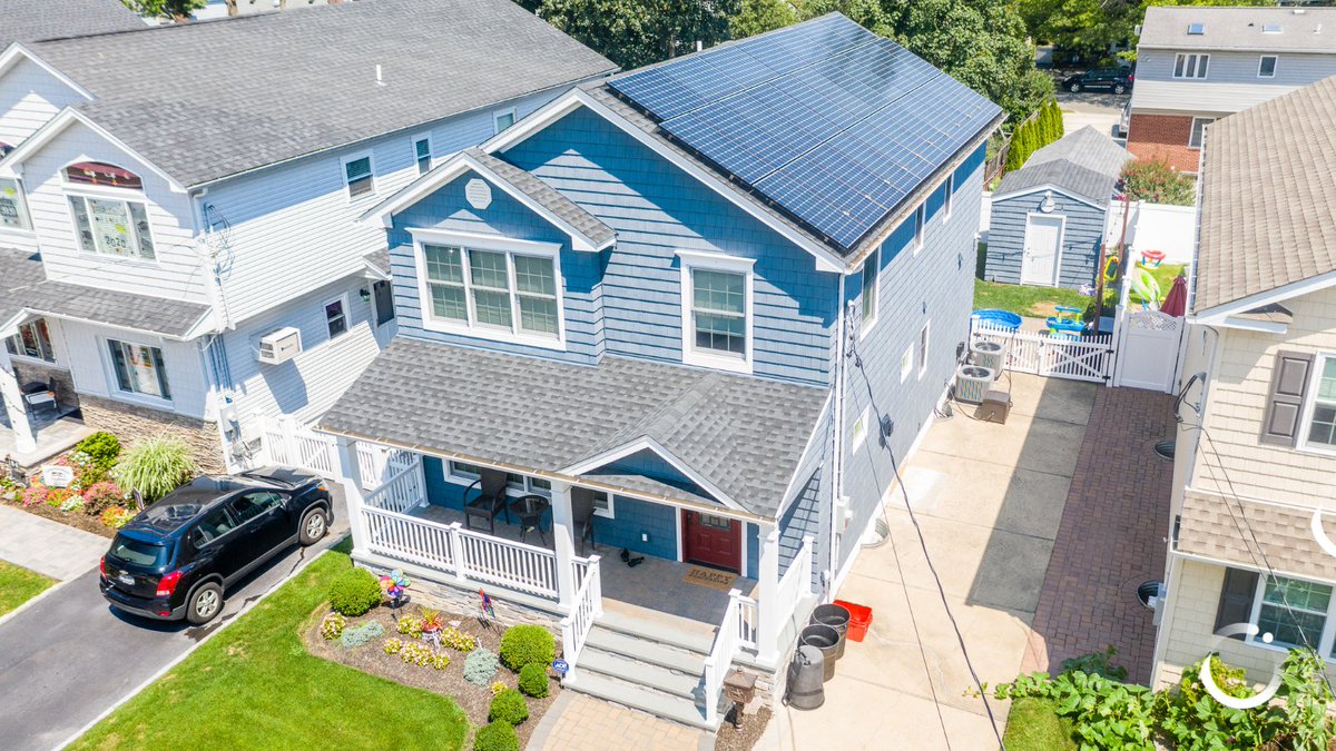 EmPowerSolar's tweet image. #PowerMoveThursday⚡️
Location: Garden City, NY
System size: 9.48 kW / 29 Panels / 327 Watt Panels
Annual Electric Savings: $2,611!

Check back biweekly to see how much your neighbors are #SavingWithSolar! ☀️#SolarPowered #SolarEnergy #SolarPanels #SolarSavings #LongIsland #NYC