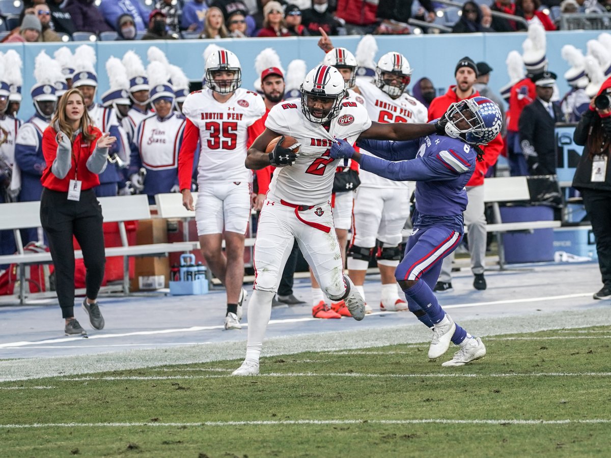 GovsFB's tweet image. Hey @Vol_Football, if you need any pointers on how to win big in Nissan Stadium... let us know. 🎩🏈

#ChaseTheLion | #LetsGoPeay