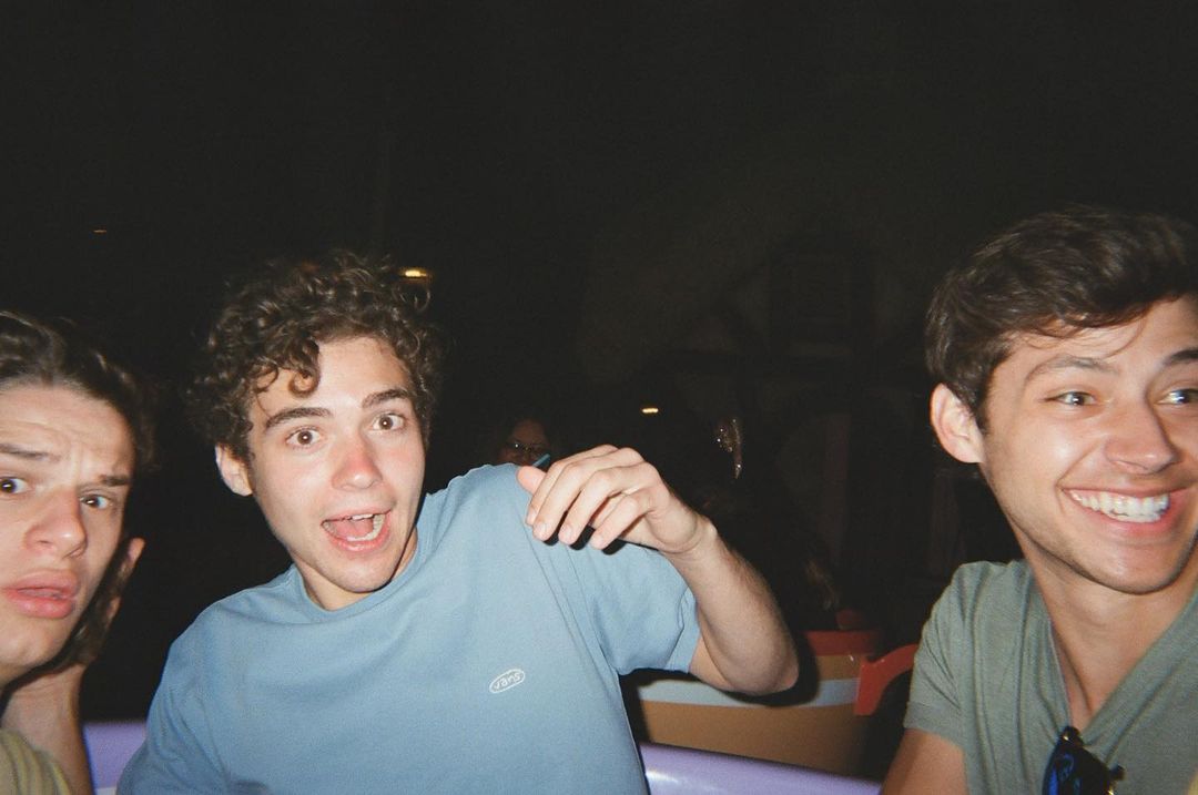 digglebel's tweet photo. #tbt 

📌 disneyland https://t.co/bcUp0m3xPH