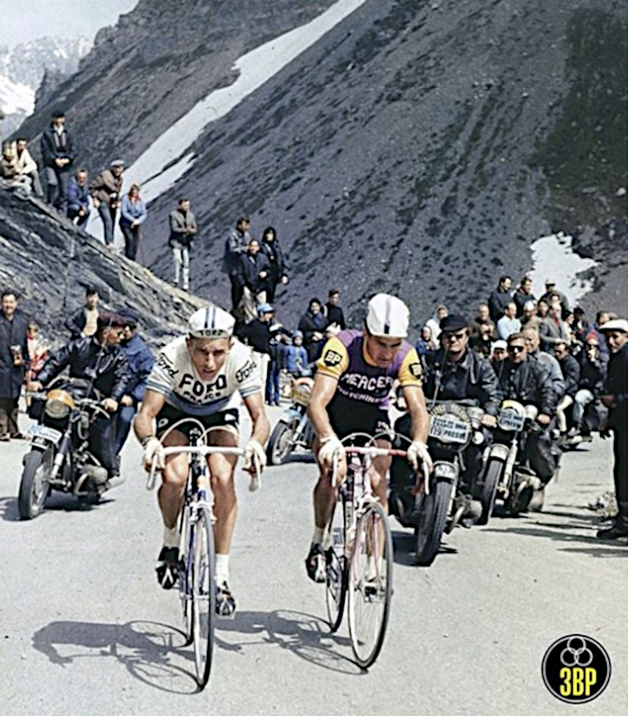 Miroir2Cyclisme's tweet photo. Jacques Anquetil & Raymond Poulidor au coude à coude une fois de plus (Col du Galibier - Tour 1966)
Jacques Anquetil & Raymond #Poulidor shoulder to shoulder once again (Col du Galibier - Tour 1966)
📸 L'Equipe via https://t.co/WbMhO86muf
#TDF #TDF1966 #Anquetil #Poupou https://t.co/k7WNosYBm7