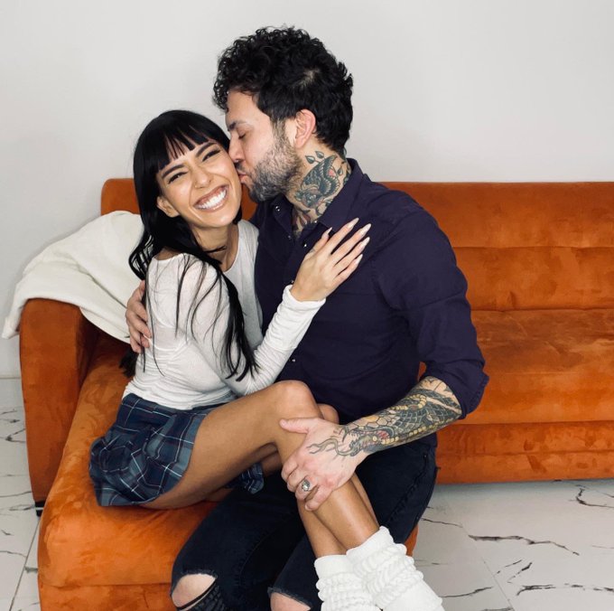 ps me n @thesmallhands_ reunited on the forbidden site 👀🤓 https://t.co/1dyoK2MBHN<a class="tags" href="/tag/thesmallhands_">@thesmallhands_</a>