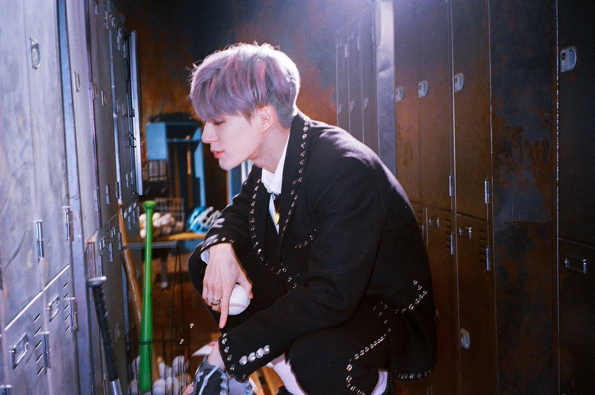 THENEOAVENUE's tweet photo. Sparkling Jeno✨ https://t.co/oRXYvPbaEA