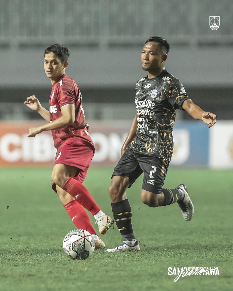 persisofficial's tweet photo. Momen kemenangan hari ini, rayakan dengan bangga! 🔴🏆🔥

#PERSISDay 
#KawalDariRumah
#iDexpressxPERSIS   
#SambernyawaJuara https://t.co/5HnQFmfiQb