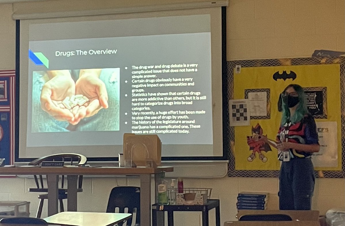 BrightonHighTN's tweet image. Contemporary Issues students presenting their final project on issues the world face. #socialstudies #contemporaryissues #allcardinalsalways #berelentless #bekind #endlesspossibilities