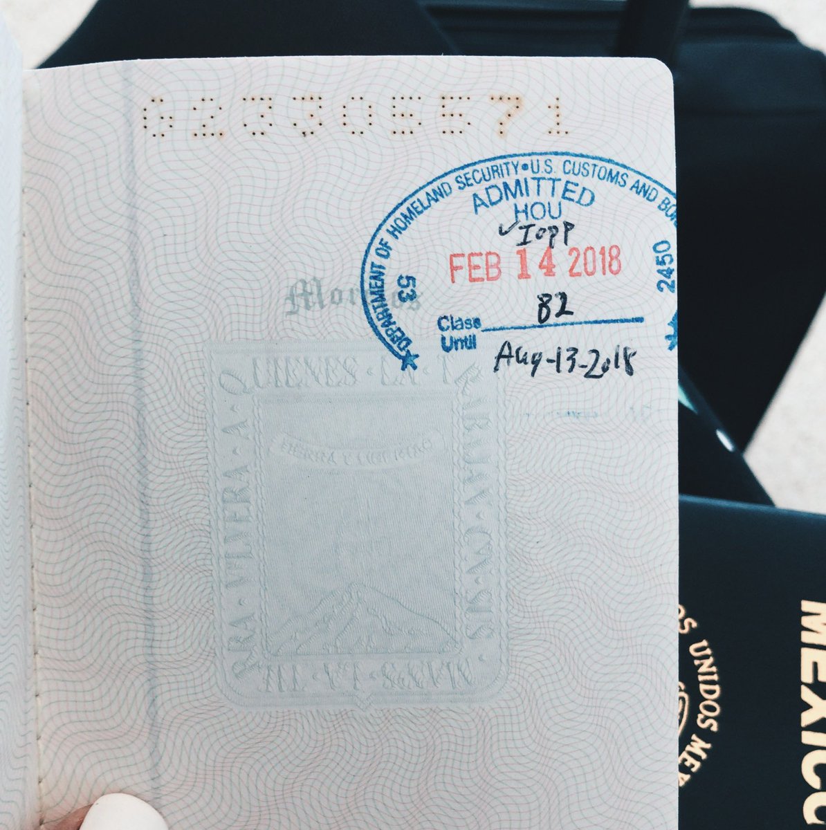 _saaraujoo's tweet photo. @holasunshinee Paso 1 ✉️. Paso 2 ✈️. Paso 3 👰‍♀️. https://t.co/6RGUogDlRW