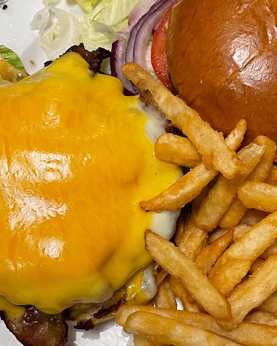ATTHEOFFICE9's tweet photo. ANYONE #hungry ? https://t.co/2tul80y3RK