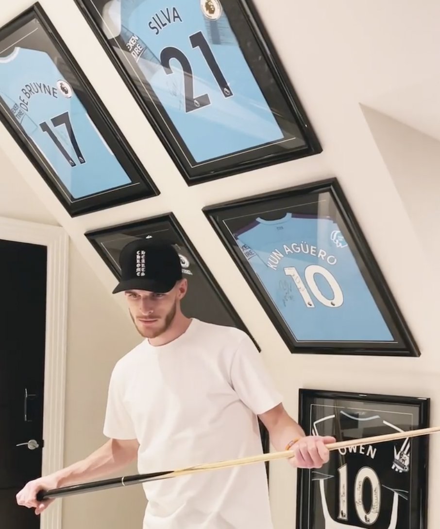 City_Xtra's tweet photo. Loving the collection, @_DeclanRice! 😏💙 @ManCity https://t.co/a7iGd6jmcX
