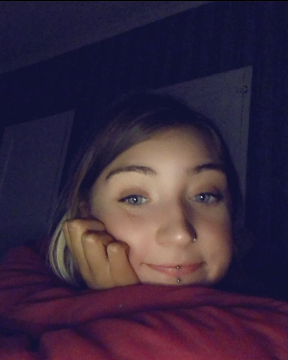 Michele0044's tweet photo. Love my bed https://t.co/cDP6R77c4g