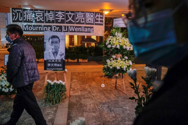 Michell55969237's tweet photo. Two years ago, Doctor Ly Van Luong first warned about Covid-19
A memorial service for the late doctor Ly Van Luong in Hong Kong on February 7, 2020. https://t.co/N9dcRQ0e9O