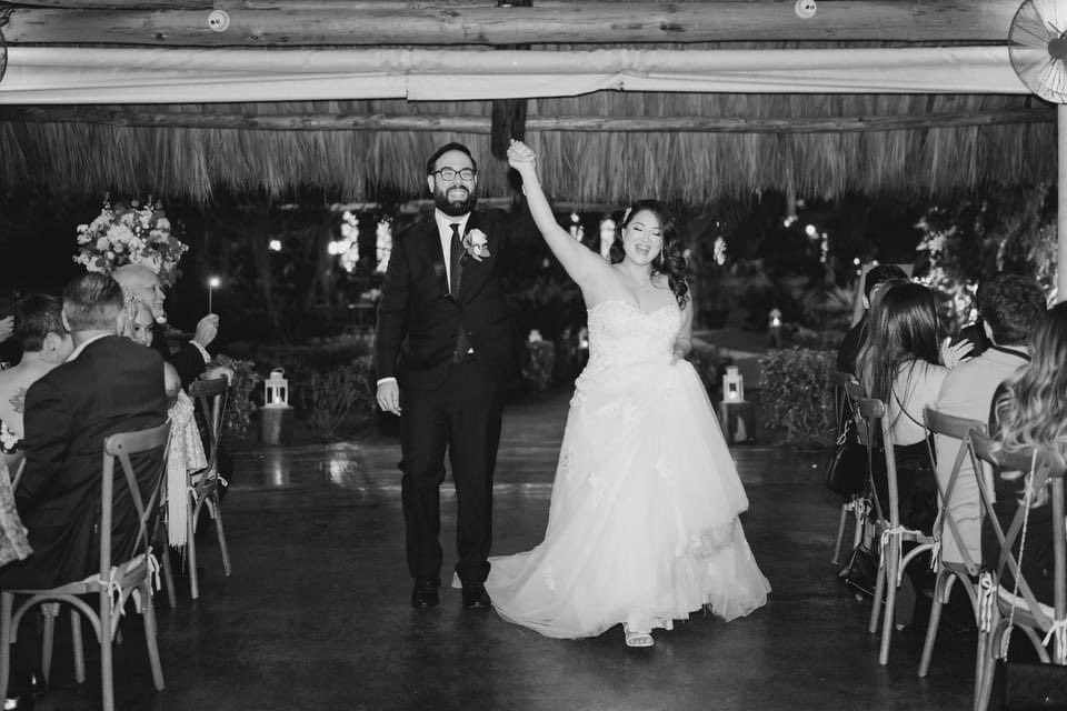 bueno_ento's tweet photo. 2021 recap pt. 3 Marrying my best friend in front of all of our loved ones, grateful for all those that made the trip down to Miami, especially during an ongoing pandemic. https://t.co/lBM2tceygI