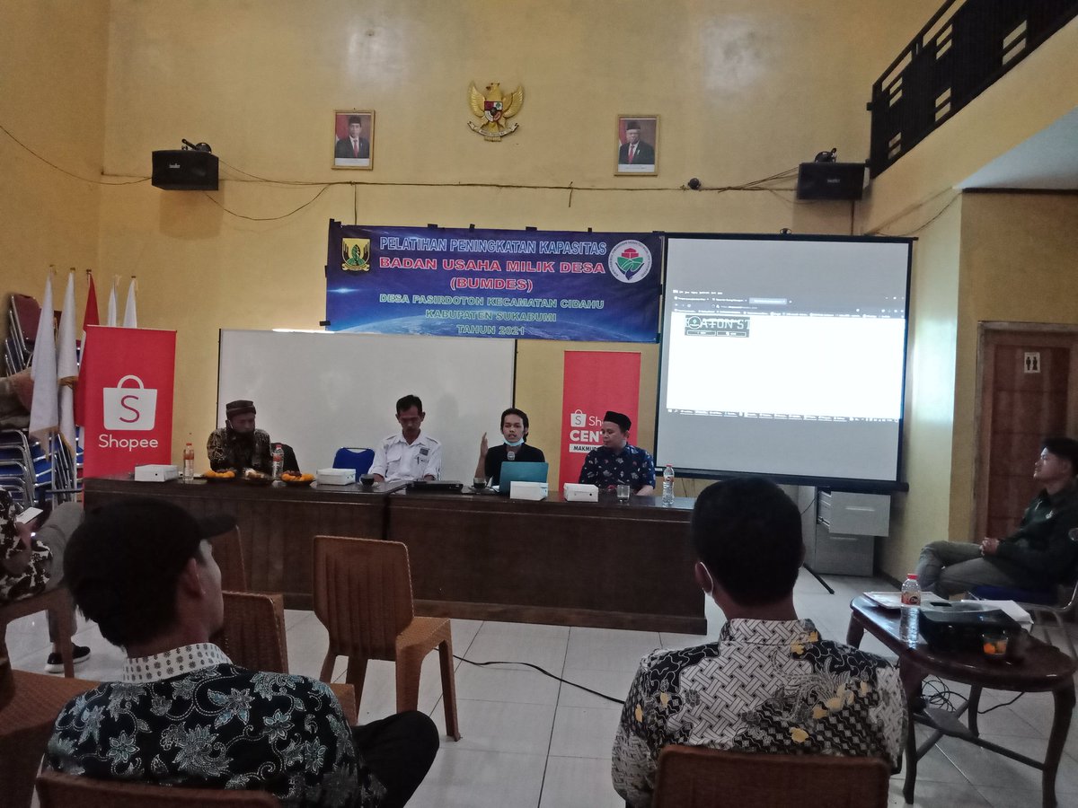 UhRamli's tweet photo. Sektor Ekonomi : isu seksis yang seharusnya di genggam anak muda. Di desa kami sangat jarang, bagaimana dengan desa kalian?... https://t.co/9LcrdgJOS0