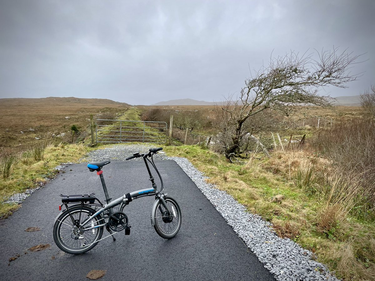 The 6km Ballynahinch Greenway today. Highly recommended for a great family day out👩‍🦽🚴‍♂️🚶‍♂️🌿#ConnemaraGreenway 
galwaytourism.ie/connemara-gree…