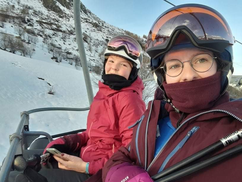 ja_somme's tweet photo. Betteraves, fumier, alimentation des 🐮 ou séjour au ski 🎿 

Un #JeudiPhoto un peu plus détende pendant cette période de fêtes ! https://t.co/zRhQKmcvDw
