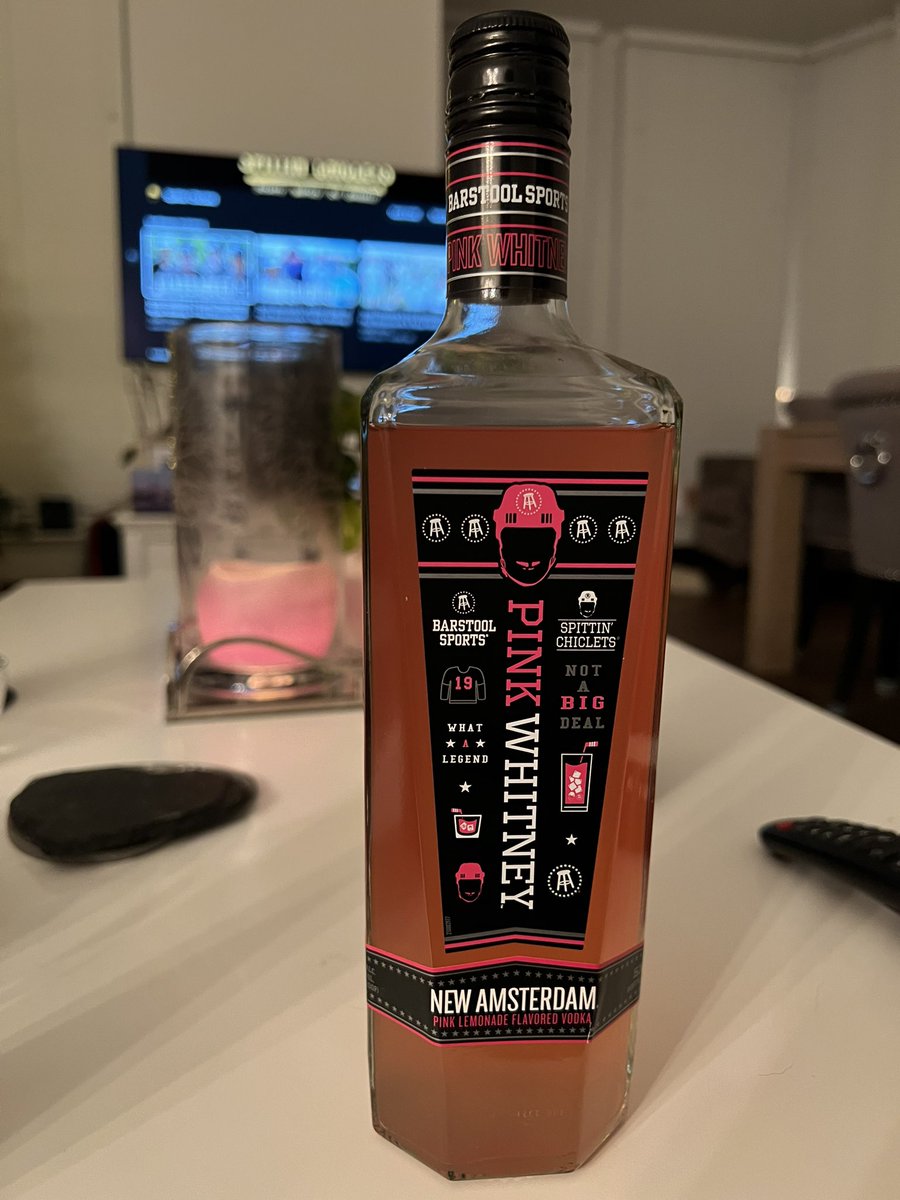 #pinkwhitney made it all the way to 🏴󠁧󠁢󠁳󠁣󠁴󠁿 Scotland courtesy of Gove from Denver. Good to finally taste it after listening to the podcast promos and Sandbaggers! Going down a treat! <a href="/BizNasty2point0/">Paul Bissonnette</a> <a href="/ryanwhitney6/">Ryan Whitney</a> <a href="/RearAdBsBlog/">Rear Admiral</a> <a href="/MikeGrinnell_/">Mike Grinnell</a> <a href="/spittinchiclets/">Spittin' Chiclets</a>