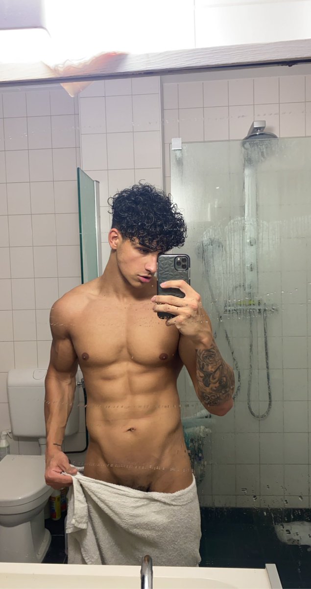 sepantaarya's tweet photo. Kneel down for daddy 😈 https://t.co/YBytsBh6vq