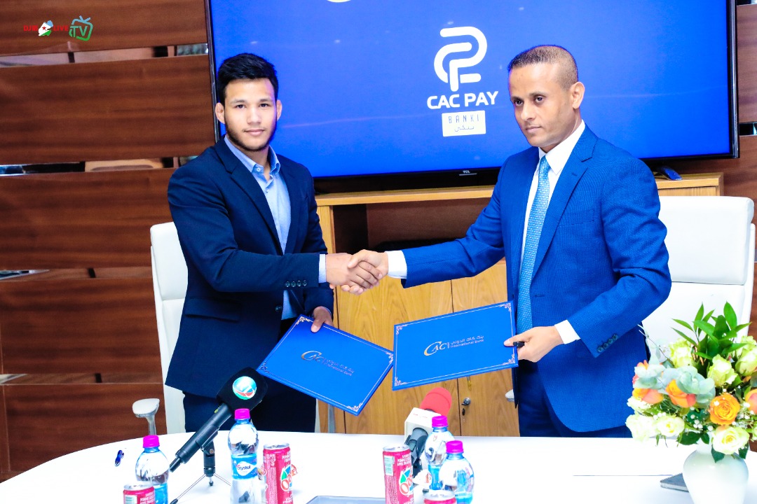 LiveDjib's tweet photo. Signature de contrat de Parrainage de la CAC International Bank au champion de judo de #Djibouti Alexandre Houssein.
#Cacbank
#FDJDA https://t.co/p1uE5Y6OUY