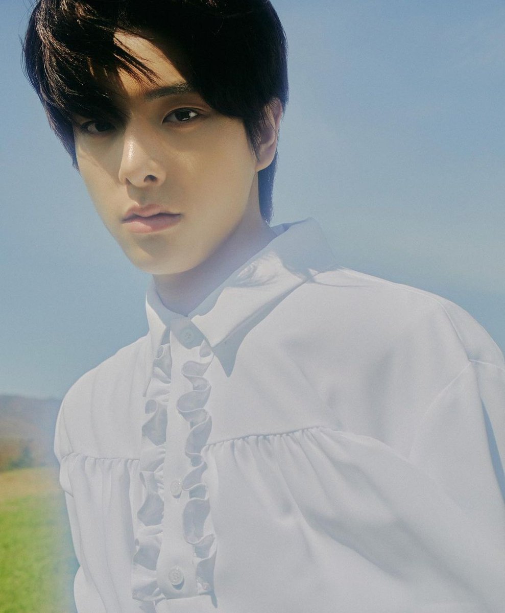 jakeysred's tweet photo. okay hear me out , but jake and ni-ki as howl ?!?!!!? https://t.co/UMBAv1KZkN