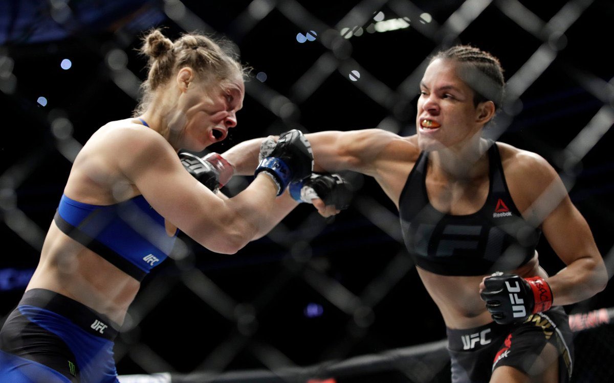 RT @MMAHistoryToday: Dec30.2016

5 years ago today,

Amanda Nunes lit Ronda Rousey up like a Christmas tree. https://t.co/nhpbh9JebP