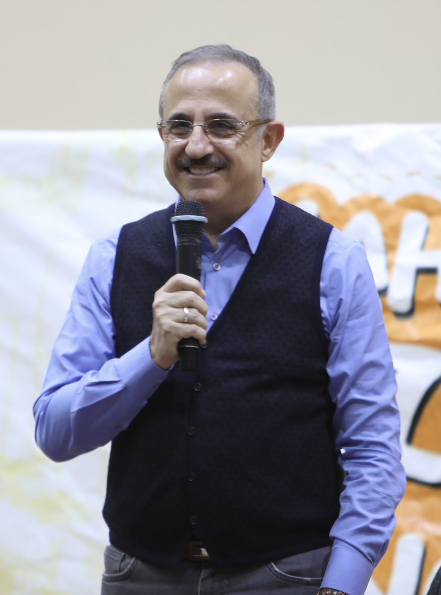 Bergama ilçemizde genç kardeşlerimizle “Mahalle Bizim Gençlik Bizim” programında bir araya geldik.
Sevgili gençler; Sizler 2023 vizyonumuzu emanet ettiğimiz geleceğimizsiniz. 
Sizlerle birlikte yarınlarımız için  Güçlü ve Büyük Türkiye için çalışmaya, üretmeye devam edeceğiz.