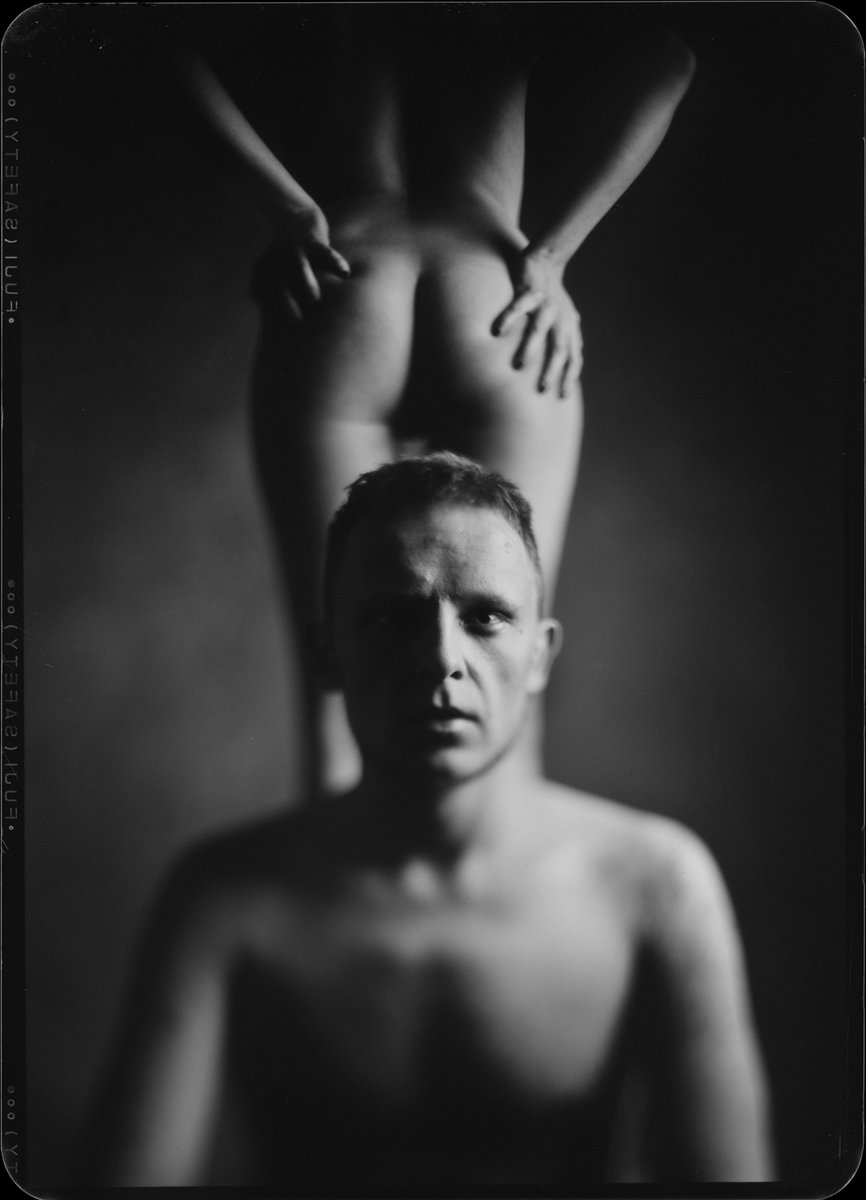 Wozaczynski's tweet photo. "Man looking ahead" - large format 5x7", #xray https://t.co/C0qspxuI0z