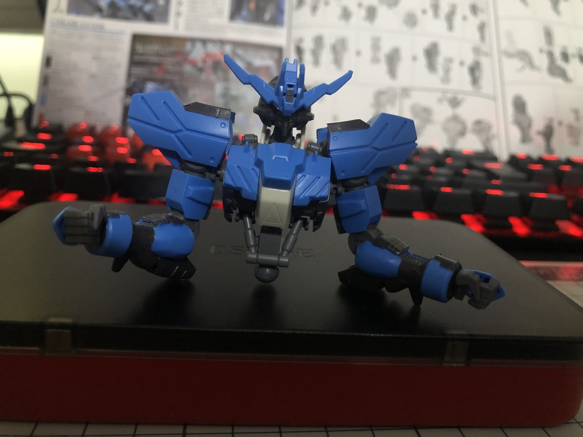 protoscuro's tweet photo. I hate stickers 🤬 #WIP #gunpla #gunplaspain https://t.co/adMoqlRQ09