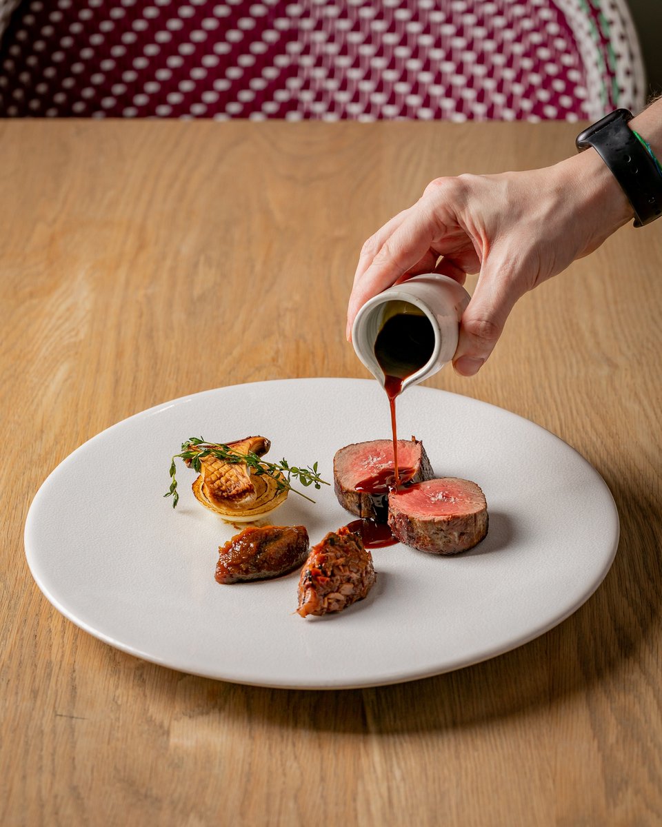 StevenEdwardsBR's tweet photo. B E E F
Beef fillet | oyster mushroom | onion.

Menu &amp; Bookings;
https://t.co/DtMciWnNSG

📧 be@binghamriverhouse.com
📞 0330 400 9988
🏡 @binghamriverhouse https://t.co/NyoPn8uNgc