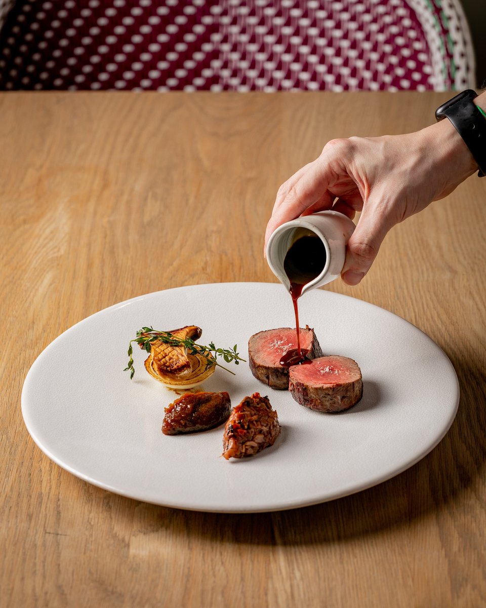 StevenEdwardsBR's tweet photo. B E E F
Beef fillet | oyster mushroom | onion.

Menu &amp; Bookings;
https://t.co/DtMciWnNSG

📧 be@binghamriverhouse.com
📞 0330 400 9988
🏡 @binghamriverhouse https://t.co/NyoPn8uNgc