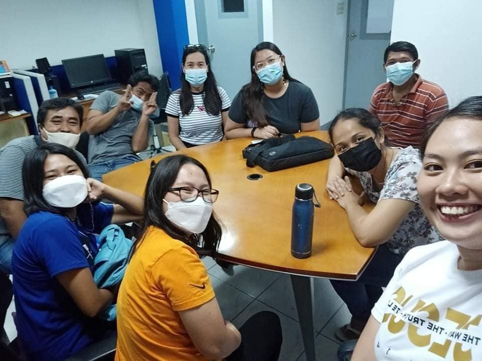 F1RST_Response's tweet photo. FRR Partner, FEBC DYFR FM in Cebu, Philippines is back on the air 4 hours a day.  Radio staff have been doing interviews out in the community and providing key information.   Weather reports countered rumors that there would be another typhoon @ Christmas @CDACN @OCHAAsiaPac https://t.co/mdzz9APKlN