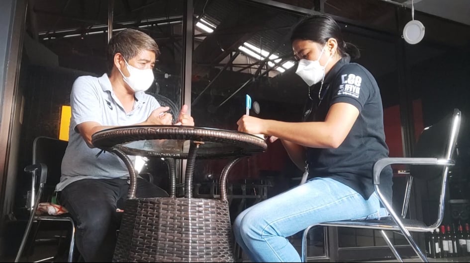 FRR Partner, FEBC DYFR FM in Cebu, Philippines is back on the air 4 hours a day.  Radio staff have been doing interviews out in the community and providing key information.   Weather reports countered rumors that there would be another typhoon @ Christmas <a href="/CDACN/">CDAC Network</a> <a href="/OCHAAsiaPac/">UN OCHA Asia Pacific</a>