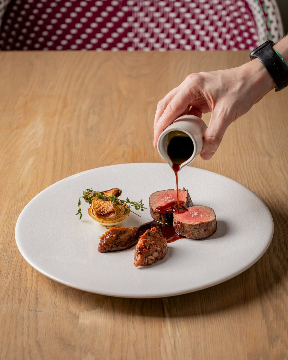 StevenEdwardsBR's tweet photo. B E E F
Beef fillet | oyster mushroom | onion.

Menu &amp; Bookings;
https://t.co/DtMciWnNSG

📧 be@binghamriverhouse.com
📞 0330 400 9988
🏡 @binghamriverhouse https://t.co/NyoPn8uNgc