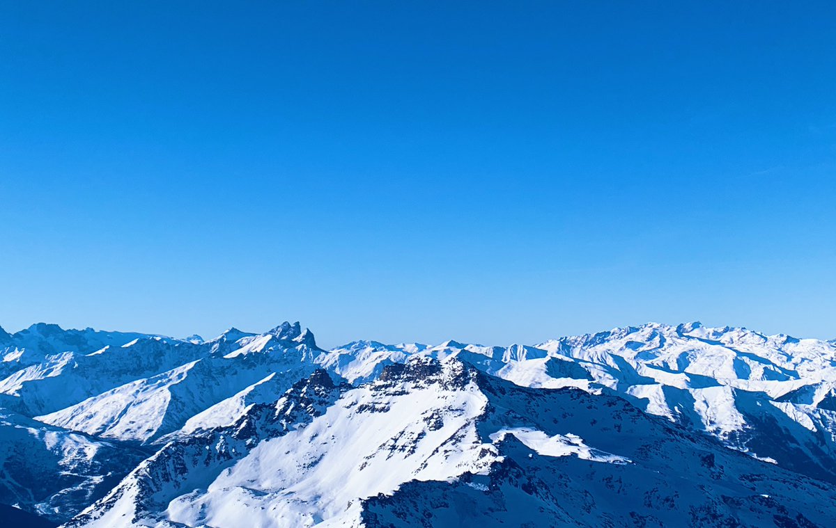 emgeorget's tweet photo. Val Thorens et les Aiguilles d’Arves, Alpes, Décembre 2021 https://t.co/Pxw2tHjDfD