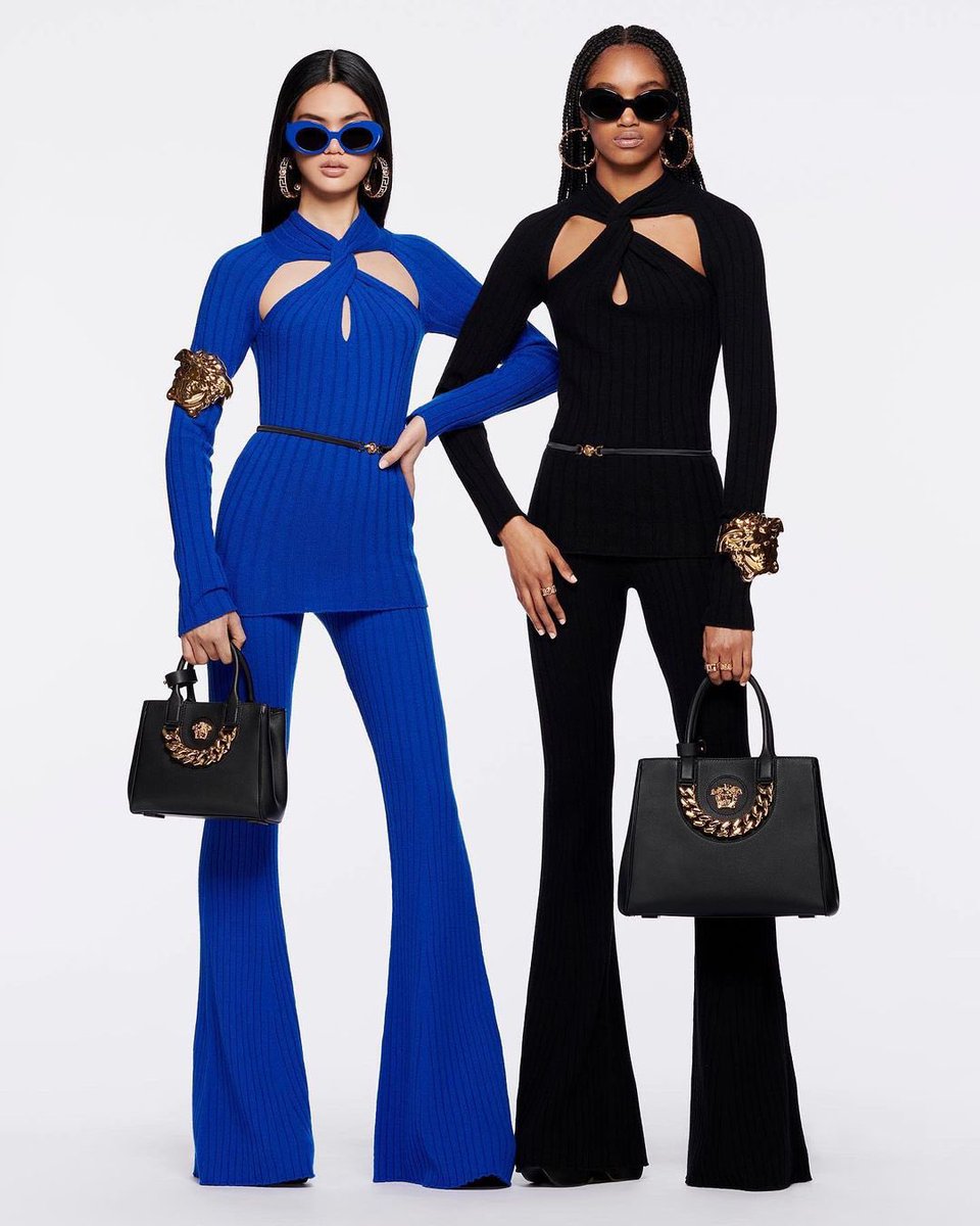 PremierModels's tweet photo. ✨Majestic MAJESTY ✨🖤 for @Versace #Versace PreFall22
Creative director #donatellaversace
Photographer #theosion
Styling #kjeldgaard
#Majesty #PreFall22 #PremierModels https://t.co/tDFGIqJW4Z