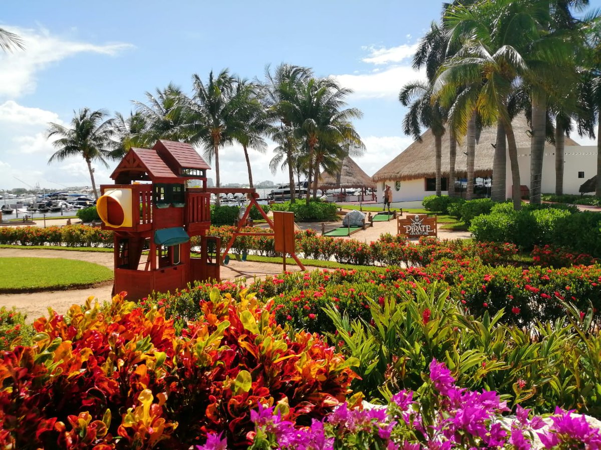 MarinaCancun's tweet image. Share your best Sunset World moment of 2021 with a photo.
#SunsetWorldIsBack