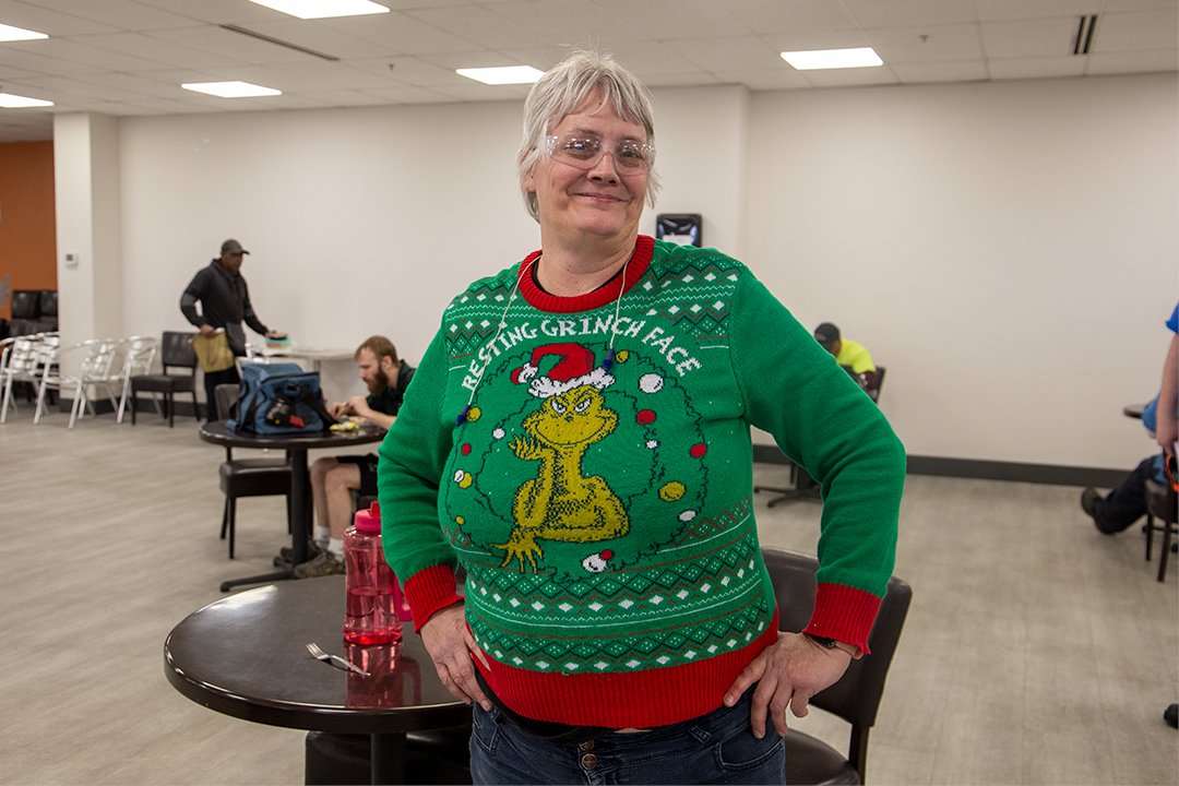 MidAmDisplay's tweet image. To celebrate the end the year and the coming of 2022, we had holiday themed popcorn day 🍿 where employees dressed in fun &amp;amp; unique sweaters. 🎊 Have a Happy New Year everyone! 
#popcorn #mms #pretzels #holiday #newyear #celebrate #employees