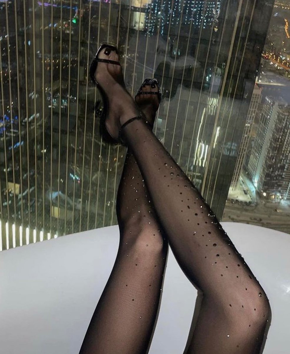 badestoutfit's tweet photo. too glam to give a damn https://t.co/BG4dJABRA0
