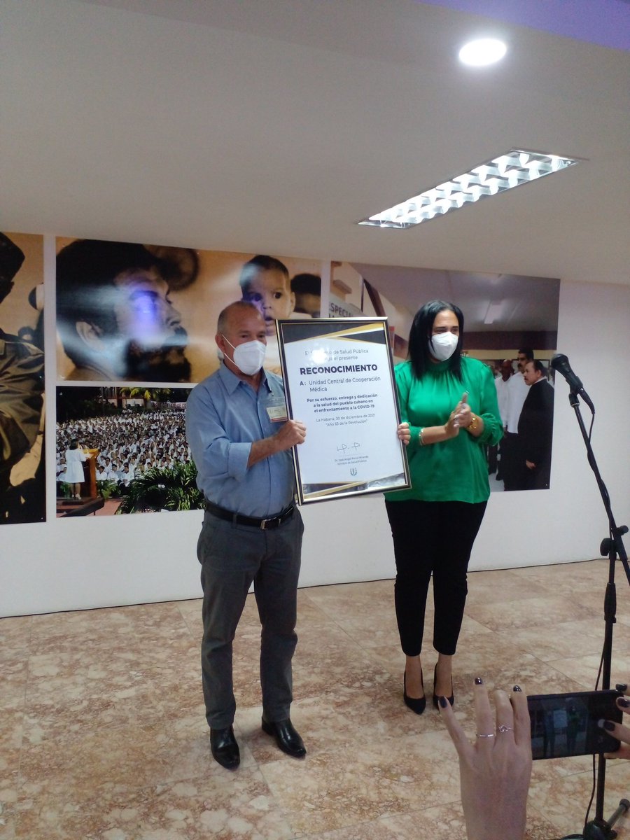KarelBarthelemy's tweet photo. Se reconoce a la @unidad_central por su esfuerzo, entrega y dedicación a la salud del pueblo de #Cuba y del mundo, garantizando la preparación de brigadas #HenryReeve Reeve que lucharon contra la #COVID19  dentro y fuera de la Isla. #CubaViveYCelebra #CubaVivesYVence #CubaEsSalud https://t.co/vFBPTvmVCm