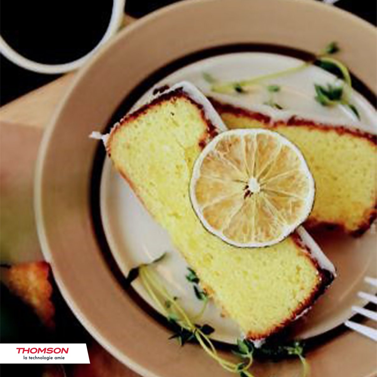 Thomson_FRA's tweet photo. Parfait pour la pause gouter, voici une délicieuse recette de gâteau au citron ! ▶️ https://t.co/WmaEYfOG9P 🍋🍰😋
#ThomsonÉlectroménager #SmartCookByThomson https://t.co/FgRF0buGZT