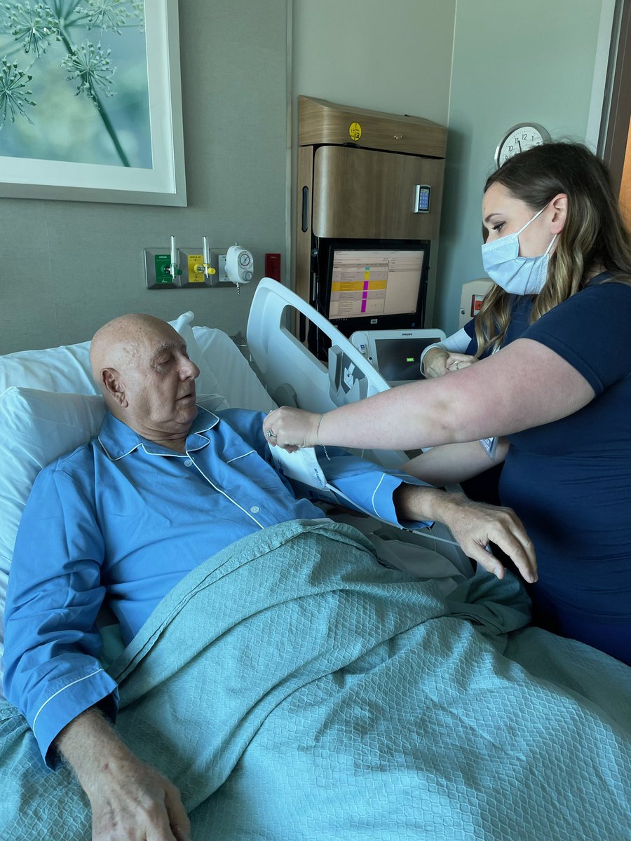 The staff at Sarasota Memorial Hospital r fantastic : really so caring . It is now my chemotherapy treatment time . Once again the 🙏🙏🙏🙏🙏❤️❤️❤️❤️❤️from so many of YOU  gets me thru these tough moments . <a href="/TheVFoundation/">The V Foundation for Cancer Research</a> <a href="/ESPNPR/">ESPN PR</a>