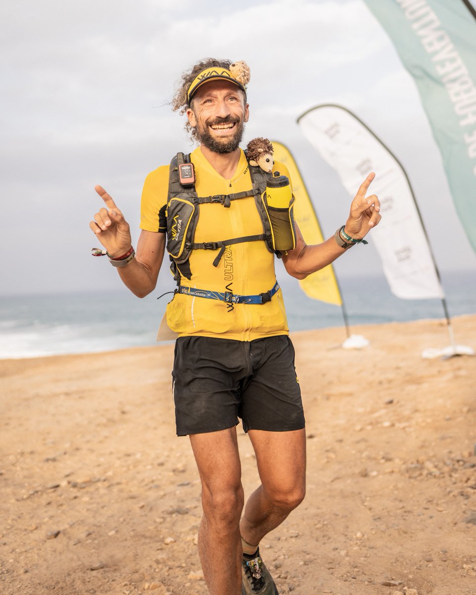 WaaUltra's tweet image. ⚡😱 Some stats of Luca Papi's year...

🏃 6,505km done
📈 271 699 of m+ cumulated
⏱️ 1,188h38 of activity

That's just crazy, Bravo Luca 👏👏
We can already tell you, 2022 program is at least as crazy! 🤩

#yearinsport #WAATeam