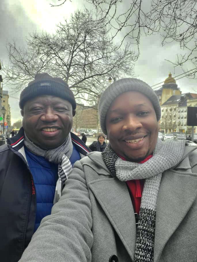 yvesnswal's tweet photo. Une très belle rencontre à Bruxelles avec mon vieux l'ambassadeur Henri N'swana, coordonnateur national de la cellule Etudes et Stratégies de l’@uncrdc parti cher à l'Honorable @VitalKamerhe1 .

 Merci pour vos encouragements kulutu. https://t.co/Skrqa0dBjV